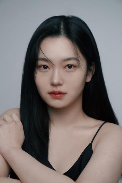 김지은